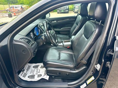 Used 2013 Chrysler 300 C w/ Harman Kardon Audio Group RWD image 10