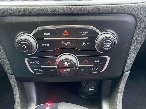 Used 2018 Dodge Charger R/T image 38