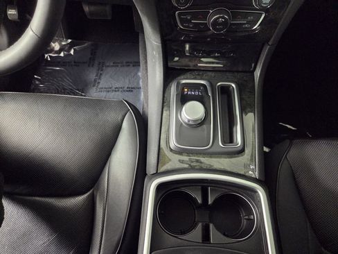 Used 2023 Chrysler 300 Touring L w/ Comfort Group RWD image 12