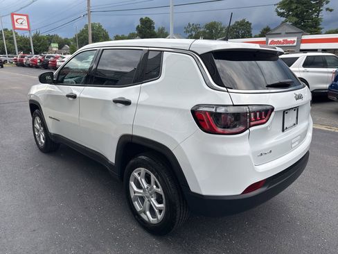 Used 2024 Jeep Compass Sport image 4