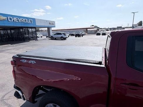 Used 2023 Chevrolet Silverado 1500 LT AWD/4WD image 14