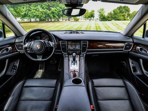 Used 2016 Porsche Panamera Edition image 2