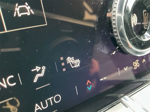 Used 2025 GMC Acadia Elevation image 22