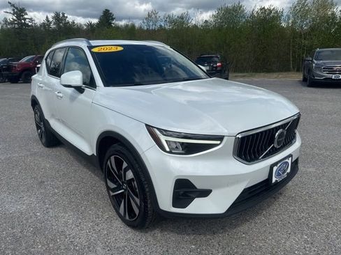 Used 2023 Volvo XC40 B5 Plus w/ Climate Package AWD/4WD image 8