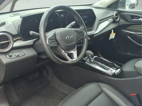 Certified 2024 Chevrolet Trax ACTIV w/ Sunroof Package FWD image 7