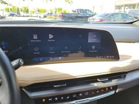 Used 2025 Cadillac XT4 Premium Luxury FWD image 24