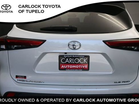 Used 2023 Toyota Highlander XLE AWD/4WD image 12