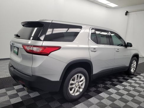 Used 2021 Chevrolet Traverse LS FWD image 9