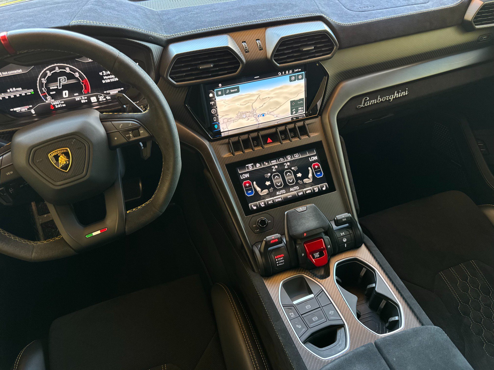 Used 2023 Lamborghini Urus Performante AWD/4WD image 65