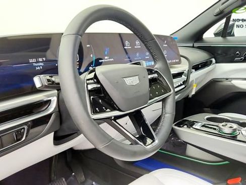 Used 2025 Cadillac Lyriq Luxury AWD/4WD image 48