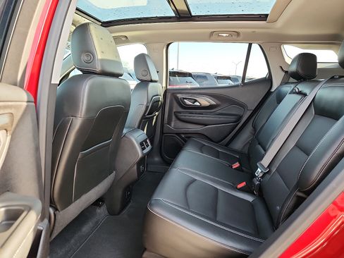 Used 2024 GMC Terrain SLT w/ Elevation Edition AWD/4WD image 12