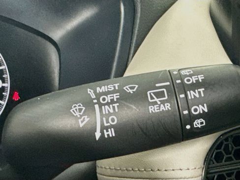 Used 2024 Honda HR-V LX image 16