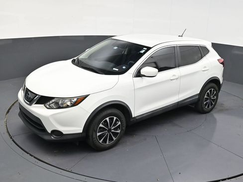 Used 2019 Nissan Rogue Sport S image 12