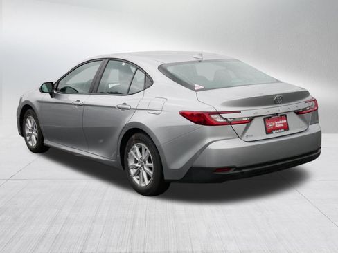 Certified 2025 Toyota Camry LE FWD image 5