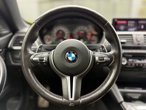 Used 2020 BMW M4 Convertible w/ Competition Package RWD image 29