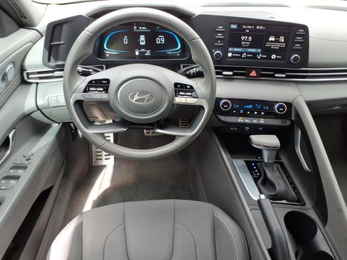 Certified 2025 Hyundai Elantra Sport FWD image 16