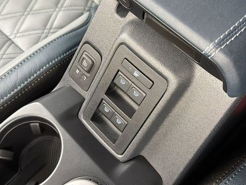 Used 2025 Ford Bronco Heritage Edition image 25