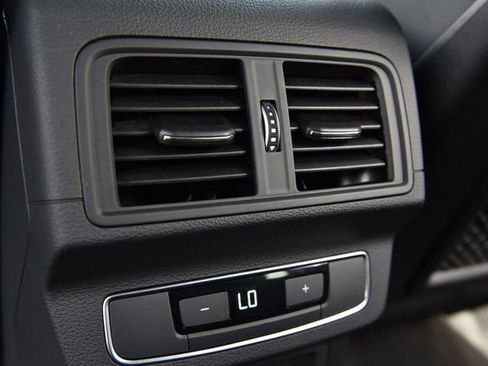 Used 2023 Audi Q5 2.0T Premium w/ Convenience Package AWD/4WD image 24