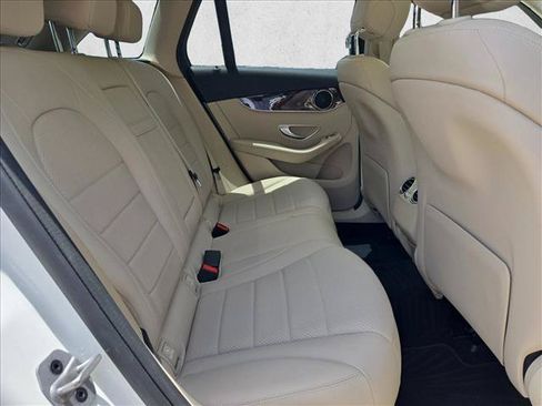 Used 2022 Mercedes-Benz GLC 300 image 18