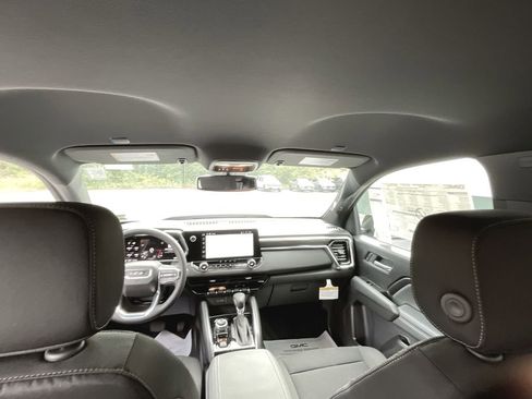 New 2026 GMC Canyon Elevation w/ Convenience Package image 27