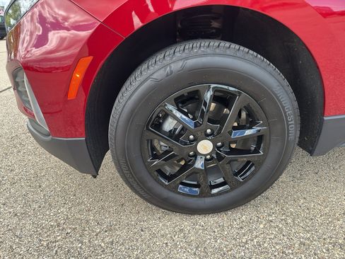 Used 2024 Chevrolet Equinox LT AWD/4WD image 8