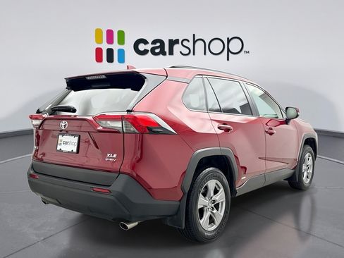 Used 2025 Toyota RAV4 XLE AWD/4WD image 5