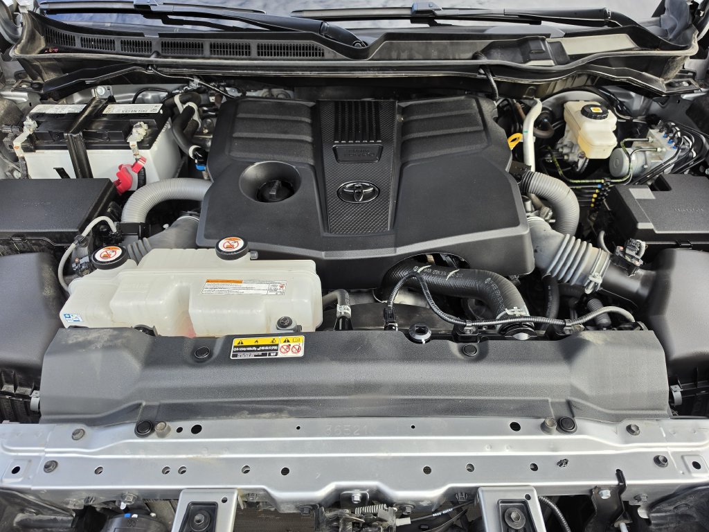 Used 2025 Toyota Tundra SR AWD/4WD image 29
