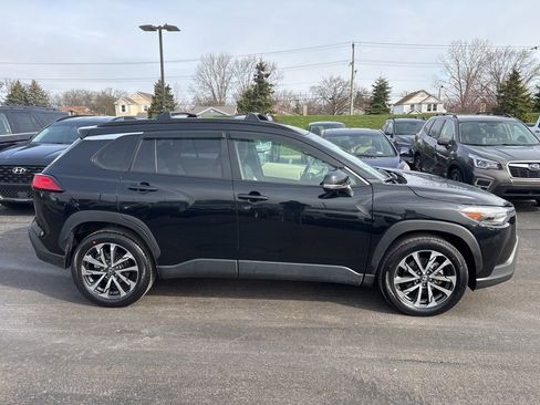 Used 2023 Toyota Corolla Cross XLE w/ Convenience Package image 2