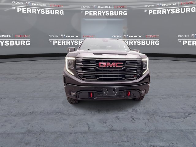 Used 2023 GMC Sierra 1500 AT4 w/ AT4 Preferred Package AWD/4WD image 4