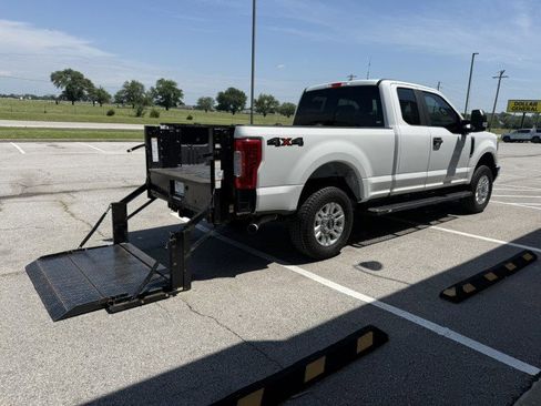 Used 2019 Ford F250 XL w/ Power Equipment Group AWD/4WD image 12