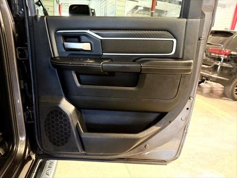 Certified 2025 RAM 2500 Big Horn AWD/4WD image 15
