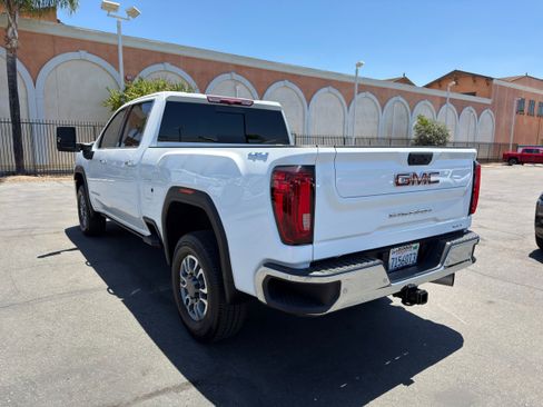Used 2023 GMC Sierra 2500 SLT w/ SLT Preferred Package AWD/4WD image 6