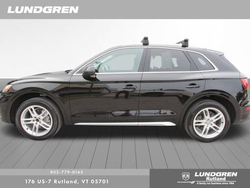 Used 2023 Audi Q5 2.0T Premium w/ Convenience Package AWD/4WD image 9