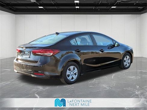 Used 2017 Kia Forte LX image 6