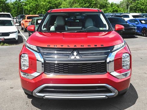 New 2025 Mitsubishi Outlander SE image 2