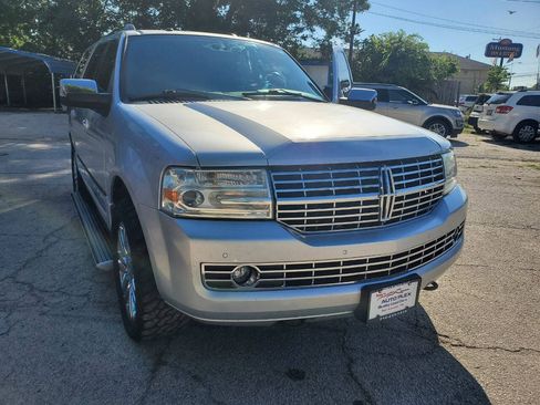 Used 2010 Lincoln Navigator 2WD image 1
