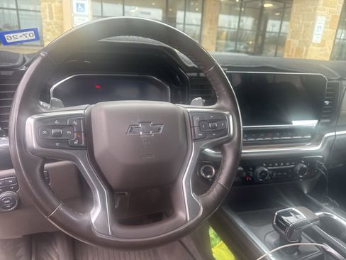 Used 2024 Chevrolet Silverado 1500 LT Trail Boss w/ Convenience Package II image 5