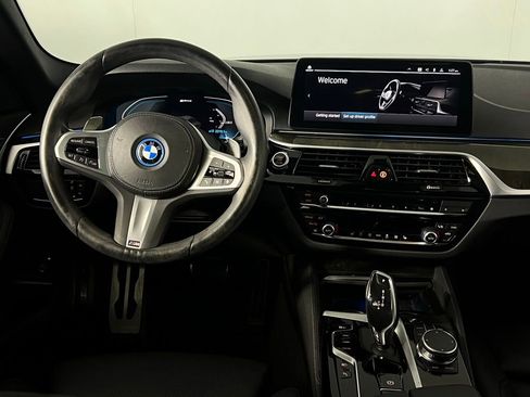 Used 2023 BMW 530e 530e iPerformance w/ M Sport Package image 22