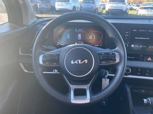 Certified 2024 Kia Sportage LX image 10