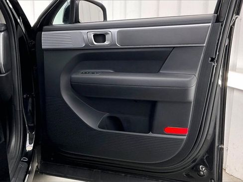 Certified 2025 Hyundai Santa Fe SE image 21