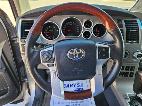 Used 2016 Toyota Sequoia Platinum AWD/4WD image 25