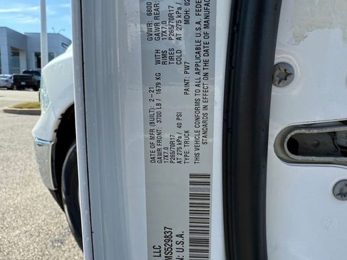 Used 2021 RAM 1500 Classic SLT image 30