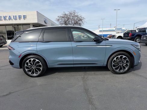 New 2026 Lincoln Nautilus Reserve image 2