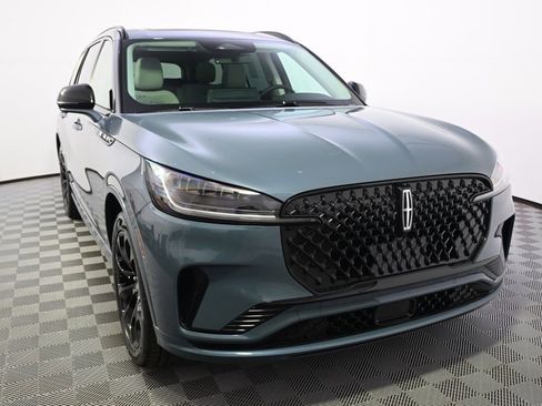 New 2026 Lincoln Aviator AWD image 9