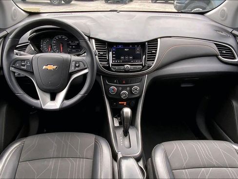 Used 2022 Chevrolet Trax LT w/ Driver Confidence Package image 14