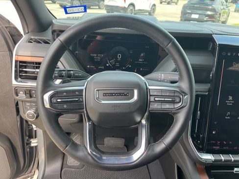 Used 2025 GMC Yukon Denali AWD/4WD image 21