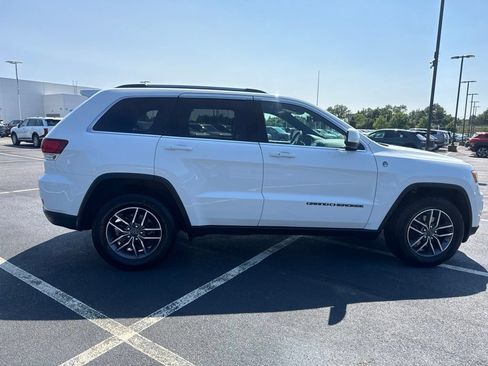 Used 2020 Jeep Grand Cherokee Laredo w/ Quick Order Package 2BN North AWD/4WD image 6