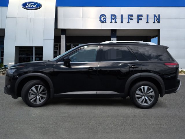 Used 2025 Nissan Pathfinder SL AWD/4WD image 10
