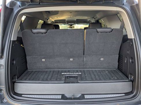 Used 2019 Cadillac Escalade 2WD image 13