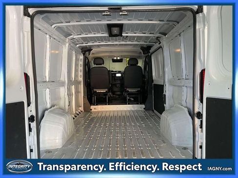 Used 2025 RAM ProMaster 2500 w/ Convenience Group FWD image 13